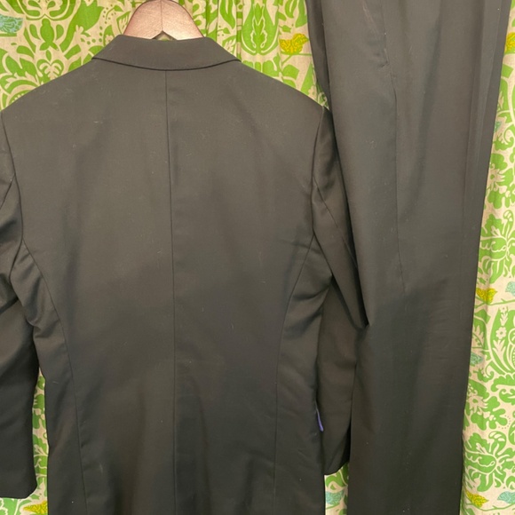 Black Men’s Suit.  Size 44 Jacket; 34 Pants. - Picture 2 of 2